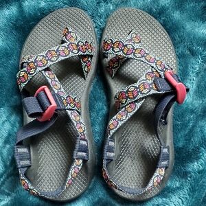 Womens Chacos Size 7